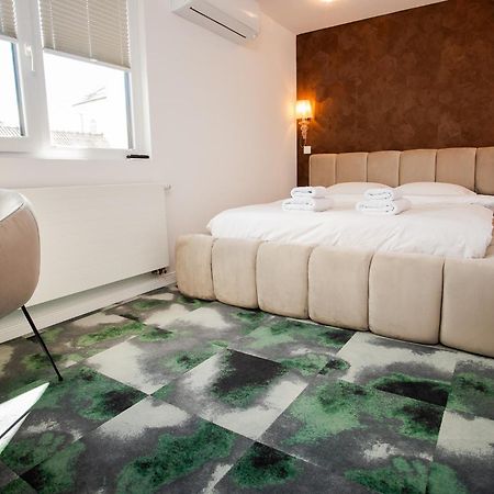 Apartment Onyx Carolyne Bistriţa Extérieur photo